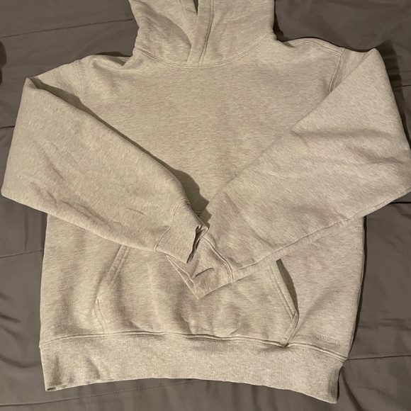 Aritzia Heather Cloud White Perfect Fit Hoodie - Picture 3 of 7